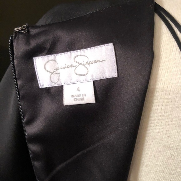 Jessica Simpson LBD Belted with Open Sleeves Sz 4 - Picture 7 of 9